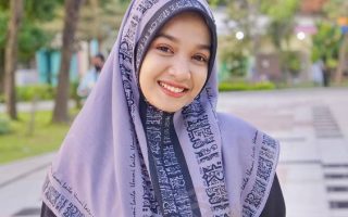 Biografi Ning Umi Laila Lengkap Dengan Quote, Nasihat dan Dawuhnya